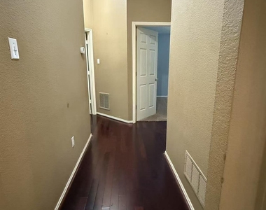 1307 Capstan Drive - Photo Thumbnail 16