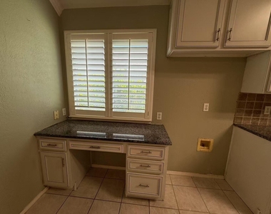 1307 Capstan Drive - Photo Thumbnail 9