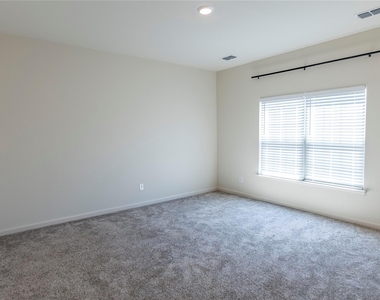 1825 Fergus Drive - Photo Thumbnail 19