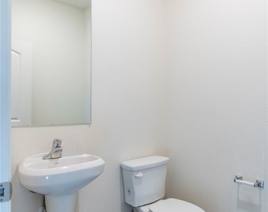 1825 Fergus Drive - Photo Thumbnail 8