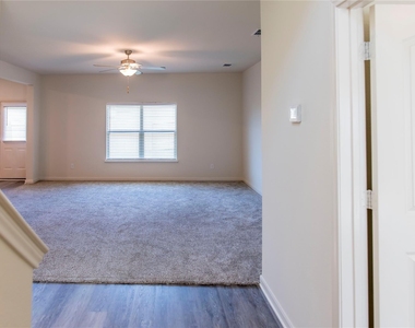 1825 Fergus Drive - Photo Thumbnail 5