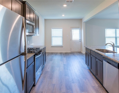 1825 Fergus Drive - Photo Thumbnail 13
