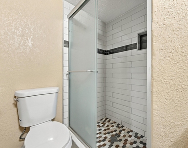 8285 Sunrise Lakes Boulevard - Photo Thumbnail 17
