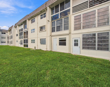 8285 Sunrise Lakes Boulevard - Photo Thumbnail 24