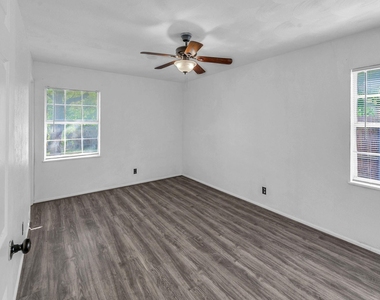 6503 Flamingo Road - Photo Thumbnail 16