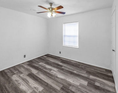 6503 Flamingo Road - Photo Thumbnail 20