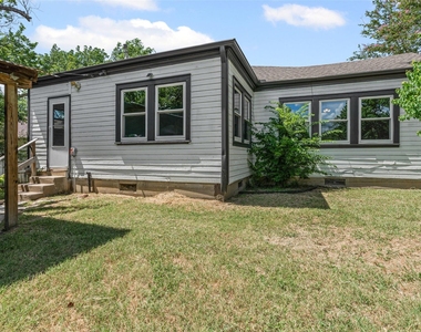 720 E Walnut Street - Photo Thumbnail 30