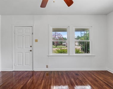 720 E Walnut Street - Photo Thumbnail 5