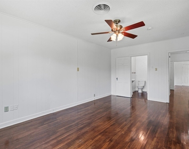720 E Walnut Street - Photo Thumbnail 24