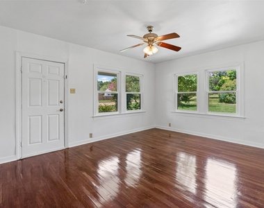 720 E Walnut Street - Photo Thumbnail 6