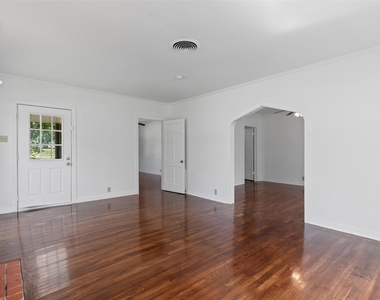 720 E Walnut Street - Photo Thumbnail 11