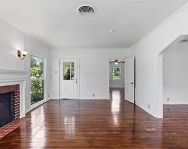 720 E Walnut Street - Photo Thumbnail 12