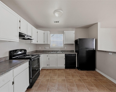 113 W Wilson Avenue - Photo Thumbnail 7