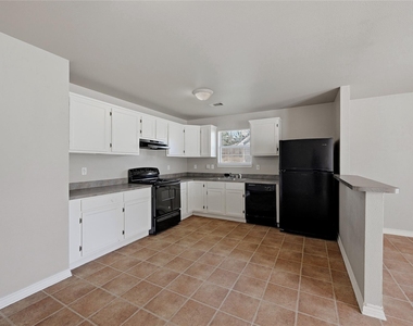 113 W Wilson Avenue - Photo Thumbnail 6