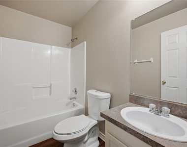 113 W Wilson Avenue - Photo Thumbnail 11