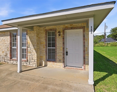 113 W Wilson Avenue - Photo Thumbnail 2