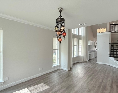 315 Chandan Way - Photo Thumbnail 9