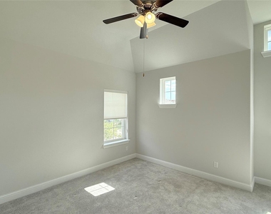 315 Chandan Way - Photo Thumbnail 12