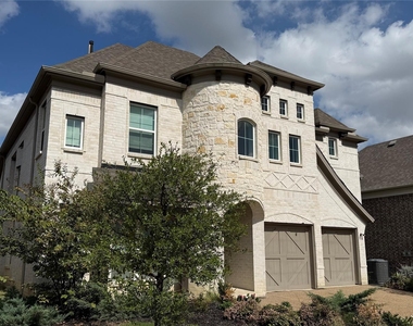 315 Chandan Way - Photo Thumbnail 2