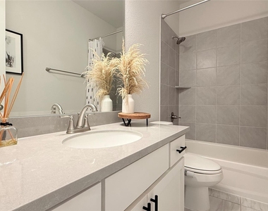 315 Chandan Way - Photo Thumbnail 18