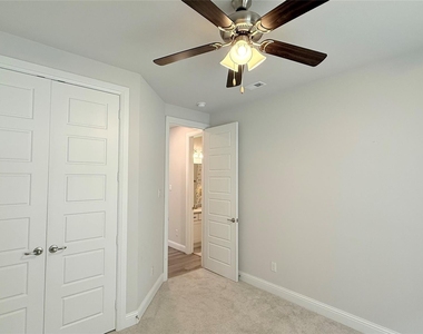 315 Chandan Way - Photo Thumbnail 15