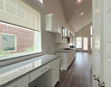 315 Chandan Way - Photo Thumbnail 5
