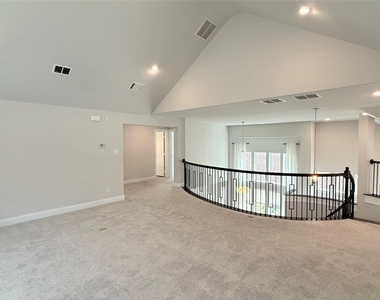 315 Chandan Way - Photo Thumbnail 10