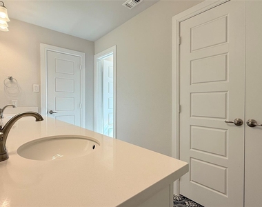 315 Chandan Way - Photo Thumbnail 19
