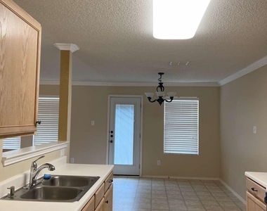 1410 Quail Meadow Drive - Photo Thumbnail 3