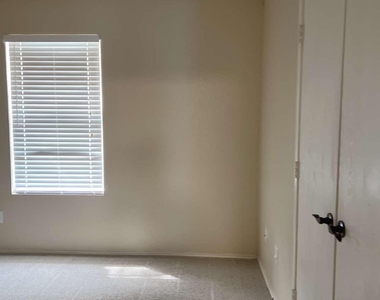 1410 Quail Meadow Drive - Photo Thumbnail 9