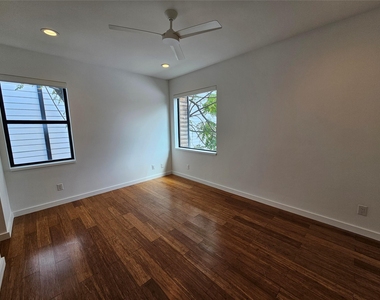 4215 Roseland Avenue - Photo Thumbnail 20