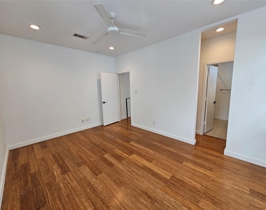 4215 Roseland Avenue - Photo Thumbnail 21