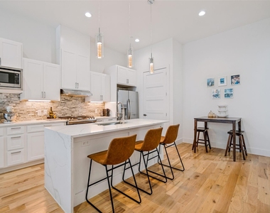 1910 Caddo Street - Photo Thumbnail 11
