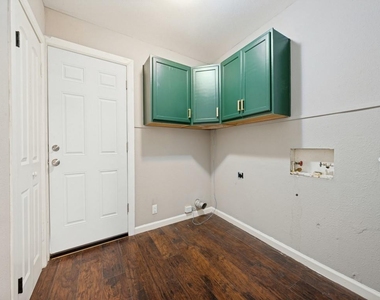 1718 Pat Drive - Photo Thumbnail 12