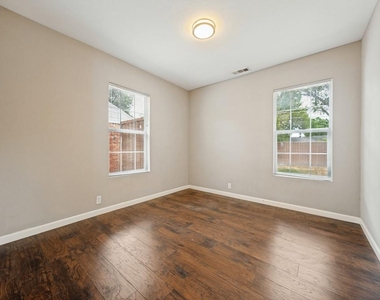 1718 Pat Drive - Photo Thumbnail 19