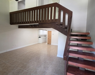 2421 N 40th Avenue - Photo Thumbnail 2
