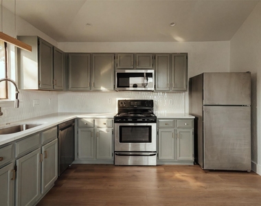 113 Cole Street - Photo Thumbnail 2