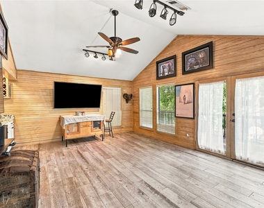 707 Findlay Drive - Photo Thumbnail 16