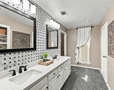 707 Findlay Drive - Photo Thumbnail 20