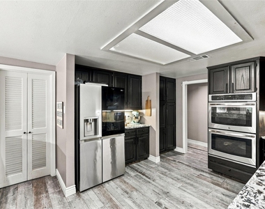 707 Findlay Drive - Photo Thumbnail 10