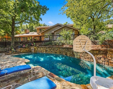 707 Findlay Drive - Photo Thumbnail 34