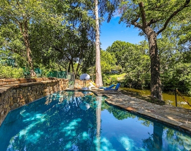 707 Findlay Drive - Photo Thumbnail 33