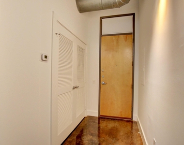 180 Ne 4th Avenue - Photo Thumbnail 1