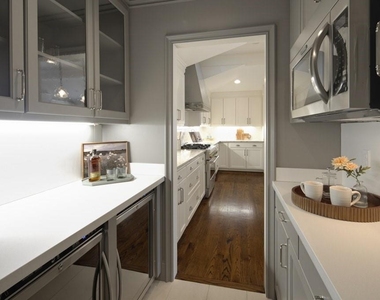 6117 Del Norte Lane - Photo Thumbnail 5