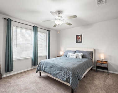 3220 Puffin Lane - Photo Thumbnail 9