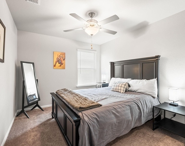 3220 Puffin Lane - Photo Thumbnail 10