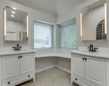 7800 Glenoaks Drive - Photo Thumbnail 16