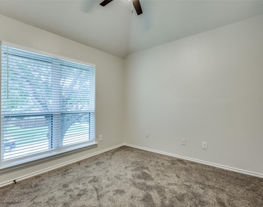 7800 Glenoaks Drive - Photo Thumbnail 18