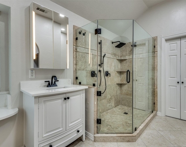 7800 Glenoaks Drive - Photo Thumbnail 17