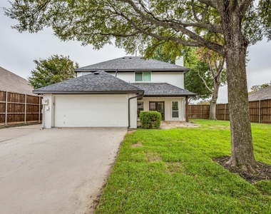 7800 Glenoaks Drive - Photo Thumbnail 4